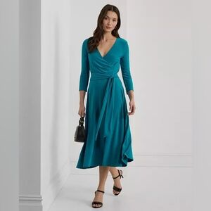 Women's Clothing (490)